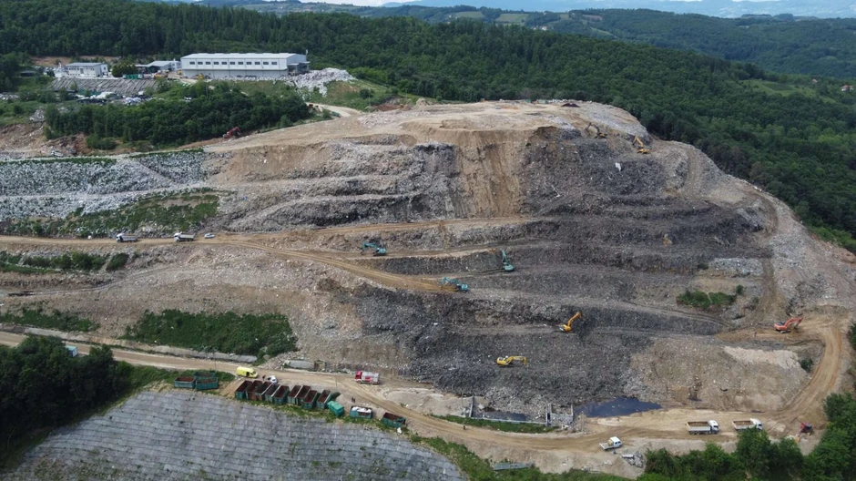 Ugašen požar na deponiji "Duboko" u Užicu