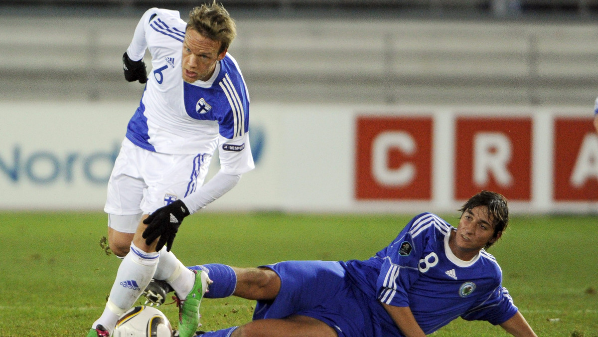 W meczu dwóch ostatnich drużyn grupy E, eliminacji Euro 2012, swoje pierwsze zwycięstwo odniosła Finlandia, gromiąc przed własną publicznością San Marino 8:0 (1:0)