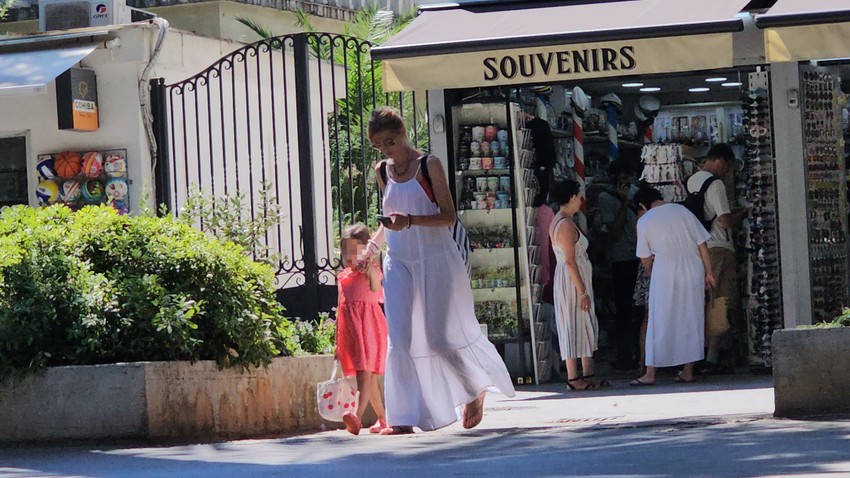 Nevena Božović  sa ćerkom