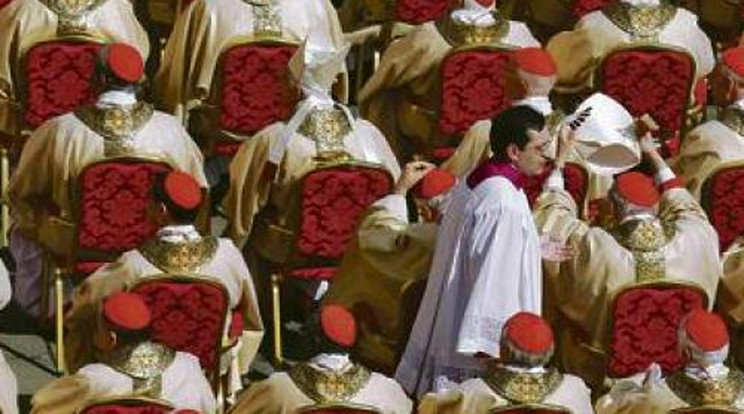 Könyv a pápaválasztás titkairól