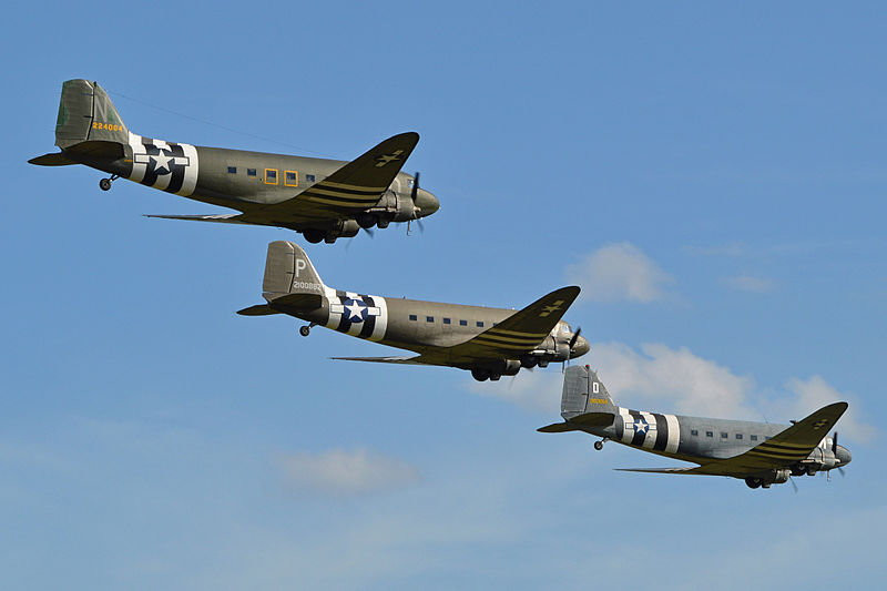 Trzy C-47A z czasów drugiej wojny światowej
