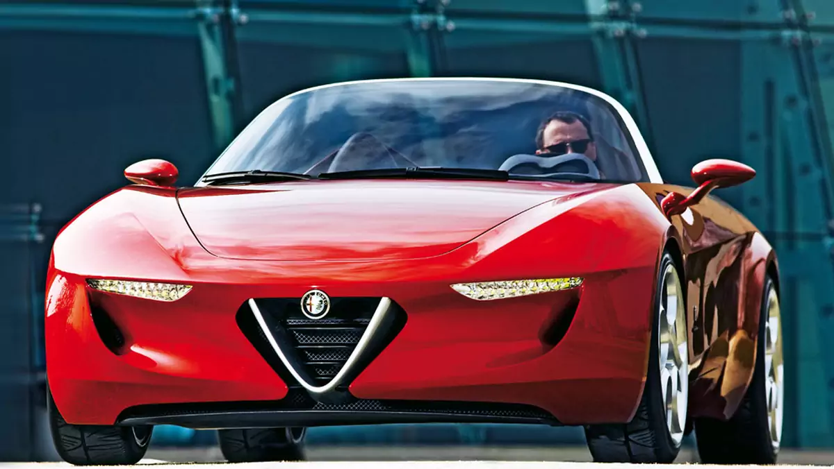 Alfa Romeo 2uettottanta: Spójrz jej w oczy
