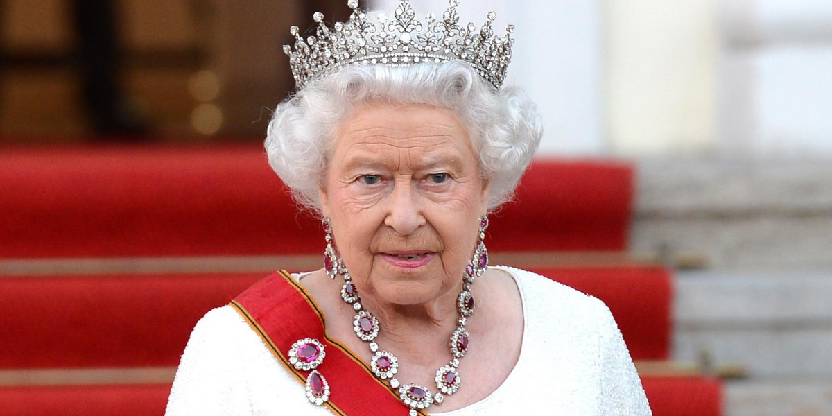 Wielka Brytania: Tajemnica królowej Elżbiety II. Wozi swoją krew w walizce