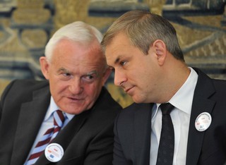 SLD stawia na wyjadaczy: Miller i Oleksy 'jedynkami' na listach wyborczych