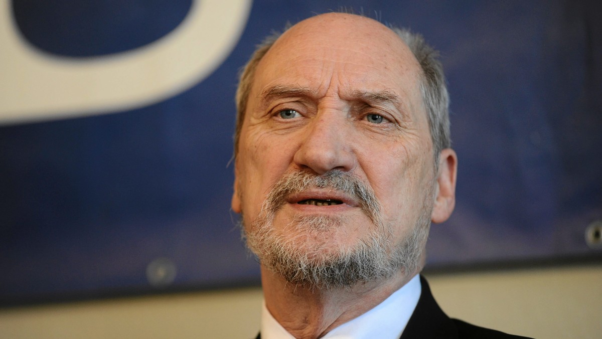 Poseł PiS Antoni Macierewicz zdobył największe poparcie w okręgu piotrkowskim. W wyborach do Sejmu jego ugrupowanie okazało się tam zdecydowanym liderem, zdobywając 44,66 proc. głosów.