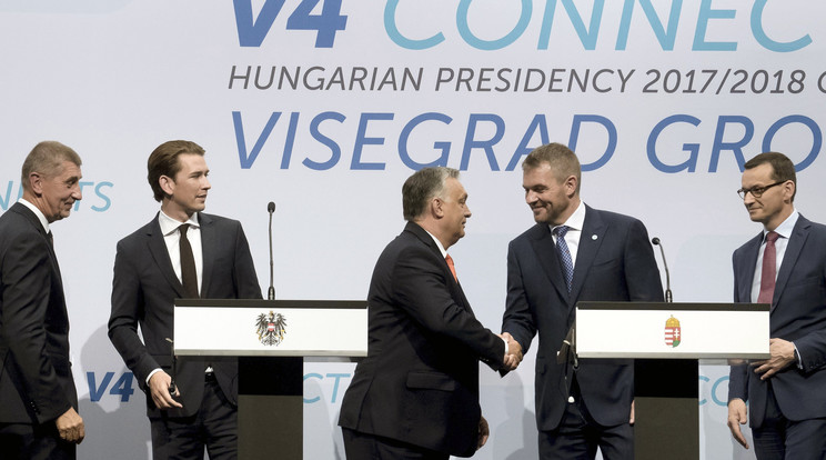 Budapesten látta vendégül Orbán Viktor (középen) kormányfő a Visegrádi négyek vezetőit és az egyre inkább közeledő álláspontot képviselő osztrák kancellárt, Sebastian Kurzot (tőle balra) /Fotó: MTI/Koszticsák Szilárd