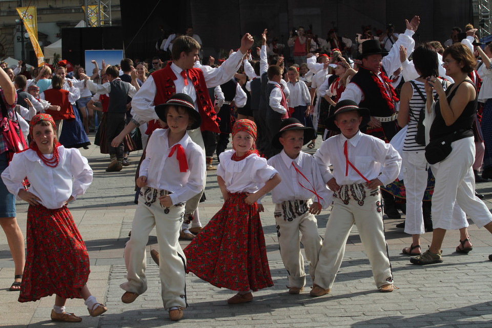 KRAKÓW REKORD GUINESSA W TAŃCZENIU KRAKOWIAKA