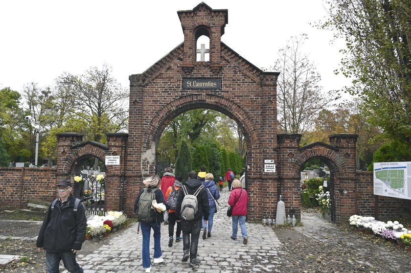 Wszystkich Świętych z opóźnieniem