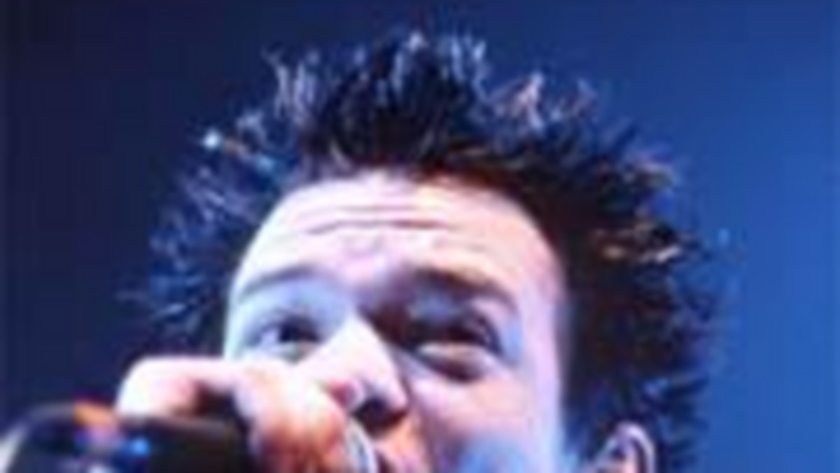 Frontman kapeli Sum 41, Deryck Whibley, wystąpi u boku Carmen Electry w obrazie "Dirty Love"