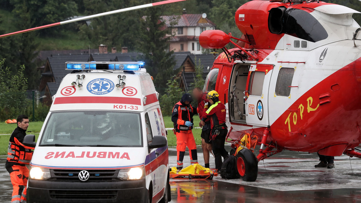 Grupa turystów została w czwartek po południu rażona przez piorun na szczycie Giewontu w Tatrach. Na pomoc poszkodowanym ruszyli ratownicy TOPR.