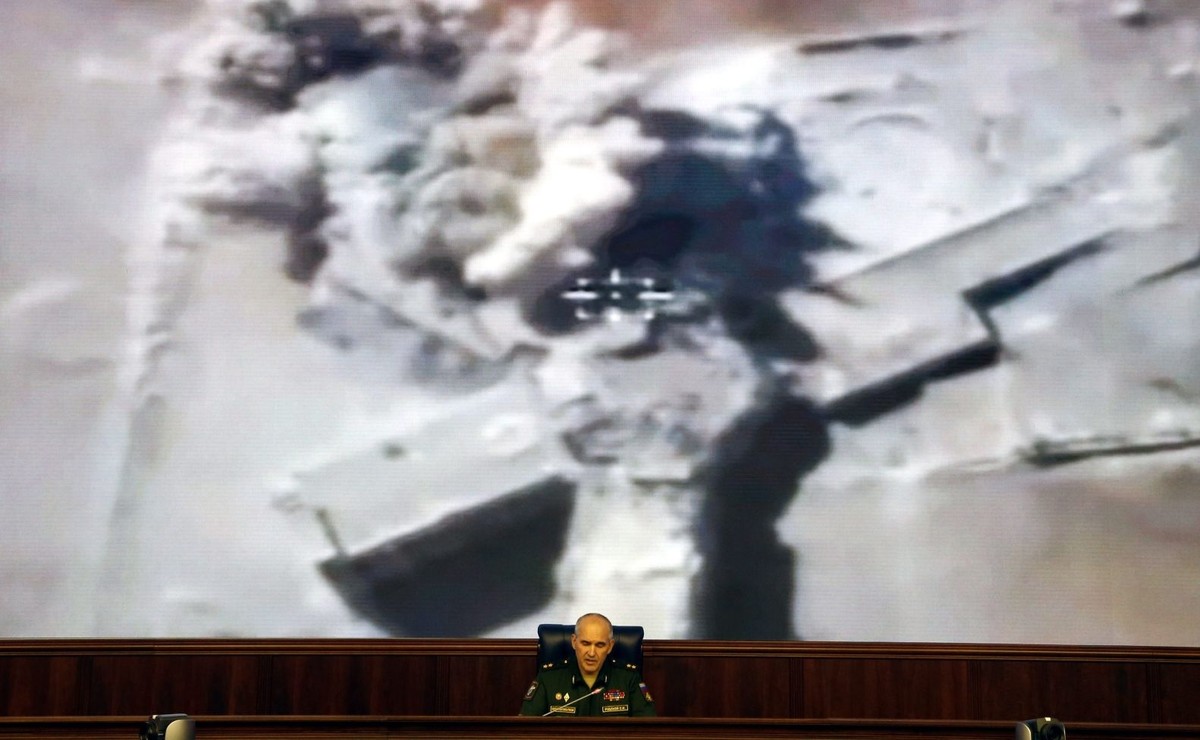 Generał Siergiej Rudskoj na konferencji prasowej