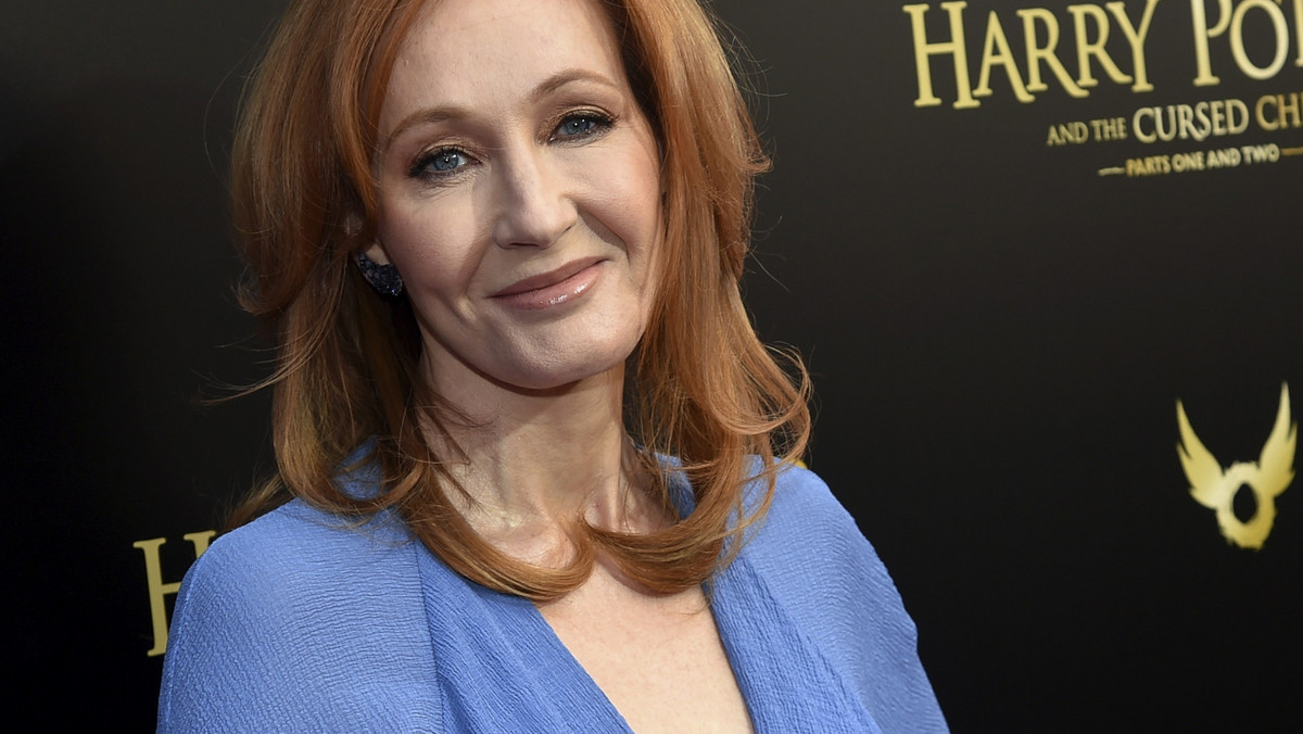 J.K. Rowling usunęła post ze swojego Twittera, w którym zachwycała się Stephenem Kingiem. Stało się to po tym, jak autor opublikował swoim koncie wpis, że "transpłciowe kobiety są kobietami".