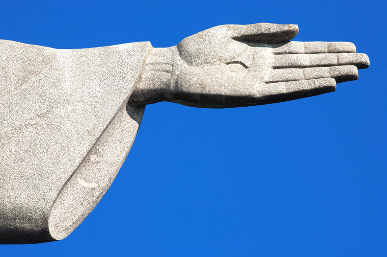 Głowa Chrystusa Odkupiciela w Rio de Janeiro ma 3,5 m wysokości, a rozpiętość ramion wynosi 28 m 