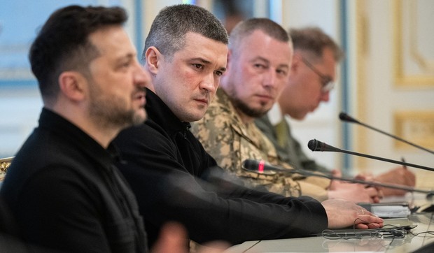 Volodimir Zelenski i Mihailo Fedorov (C) na sastanku u Kijevu 11. maja