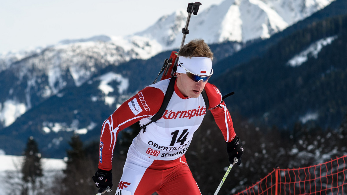 Zimową Uniwersjadę 2015 otworzyły zmagania biathlonowe. Pierwszy złoty medal wywalczył Ukrainiec Dmytro Rusinow. Najlepszy z Polaków wywalczył dwudziestą dziewiątą pozycję.