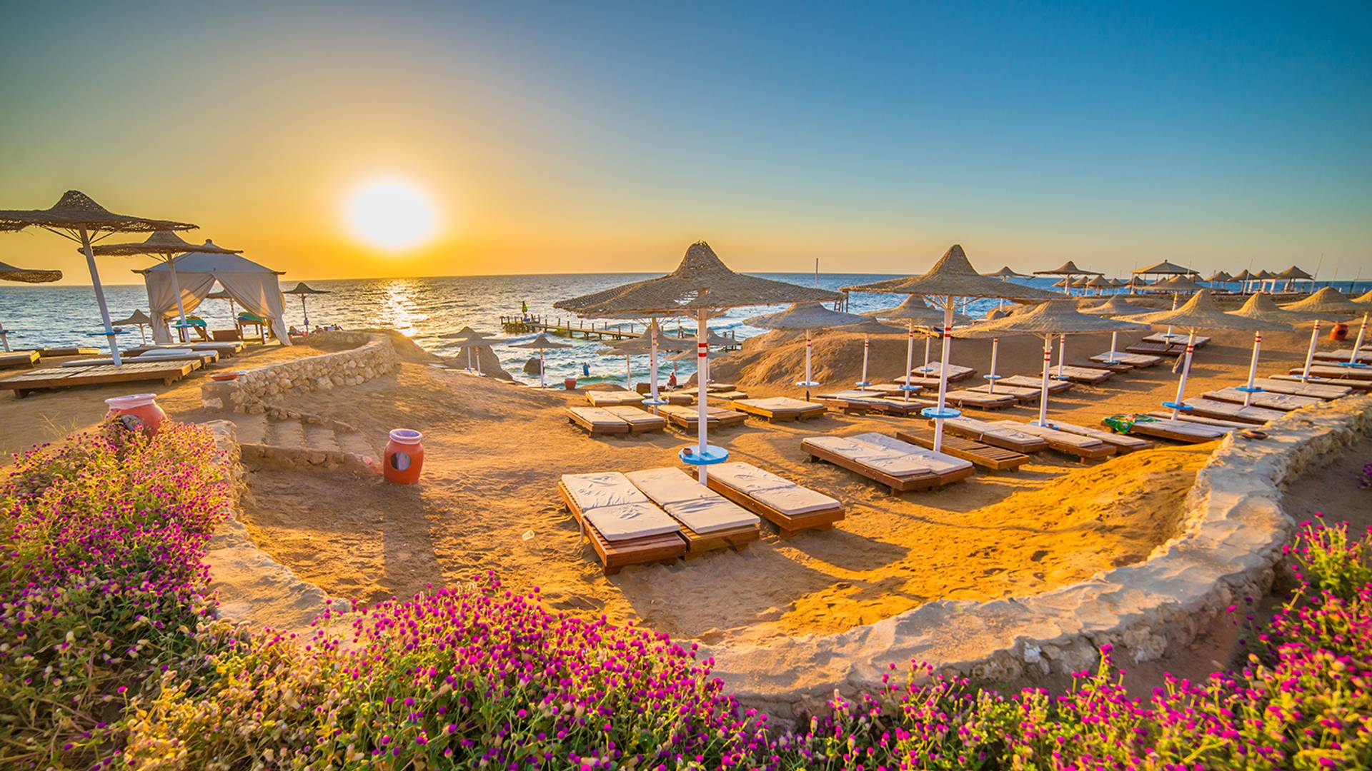 U Egiptu kao da nema korone: plaže samo za Srbe, maske nisu obavezne