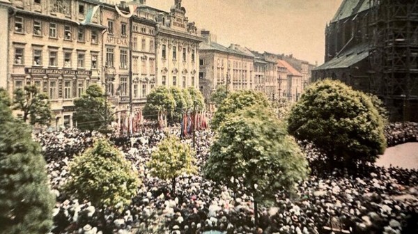 Krakowski Rynek Główny znów się zazieleni