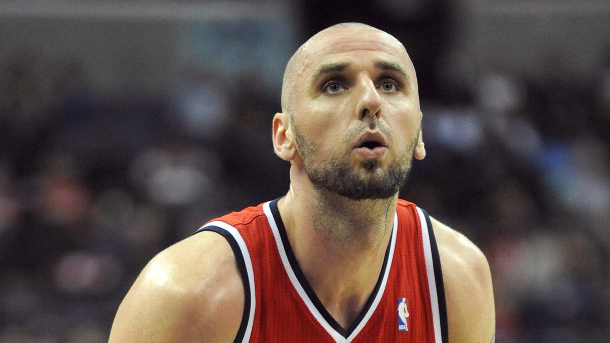 Marcin Gortat, zawodnik Washington Wizards, po napiętym harmonogramie w lidze NBA złapał kilka dni oddechu. Polski koszykarz znalazł czas, by wybrać się na pokaz filmu Andrzeja Wajdy pt. "Wałęsa. Człowiek z nadziei".