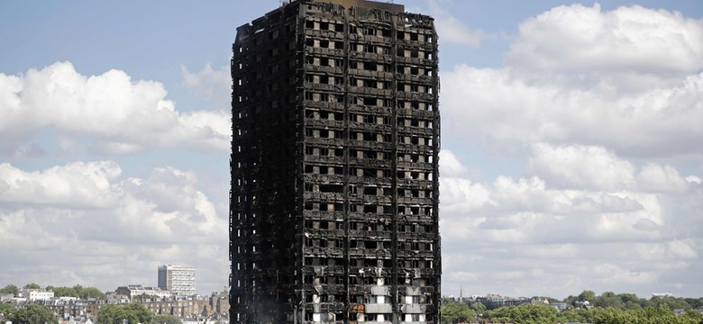 Rodziny ofiar pożaru w Grenfell wciąż czekają na wiadomości