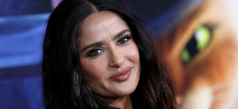 "TO się w dekolcie nie mieści - bajka!". Internauci wylewają zachwyty nad biustem Salmy Hayek [FOTO]