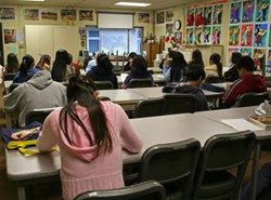 Angielskiego nie nauczysz się w szkole. Chcesz zdać, to płać