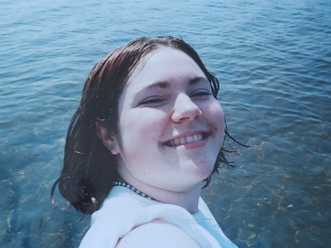 Ova žena je rešila da baci brijač i pušta svoju bradu