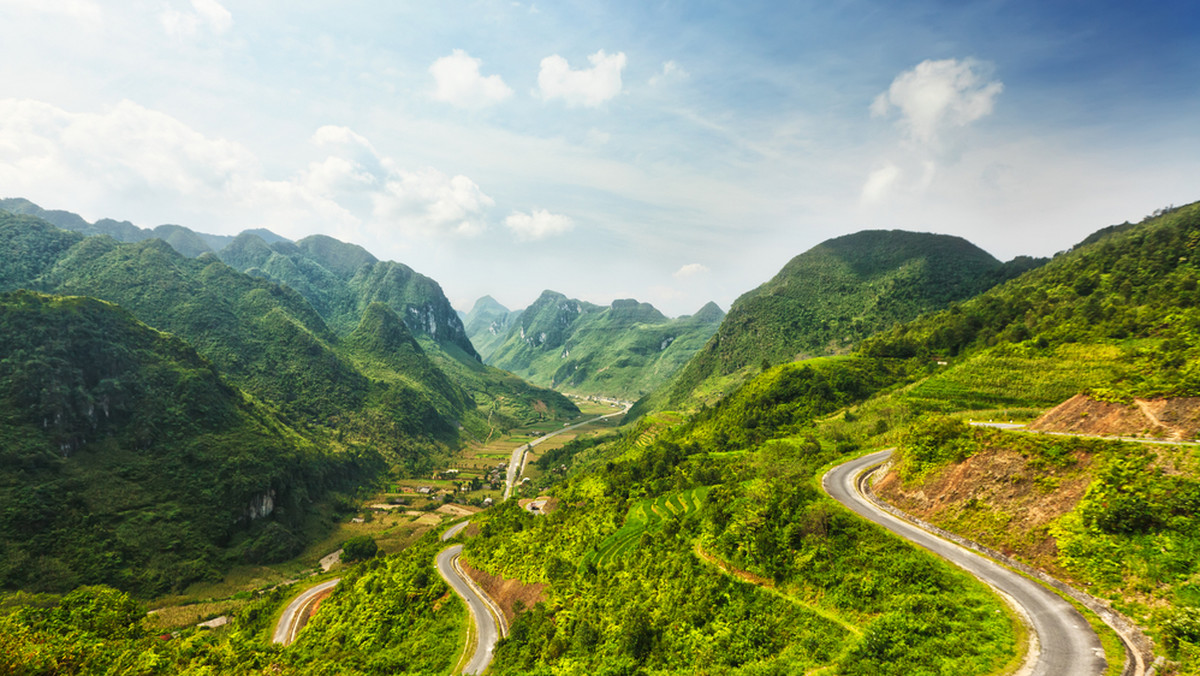 Region Ha Giang, gdzie wspaniale zachowała się kultura plemienna (blisko 90% ludności stanowią mniejszości etniczne), to jedno z ostatnich miejsc w Wietnamie, które nie zostały skażone nowoczesnością ani przerobione specjalnie pod kątem turystów.