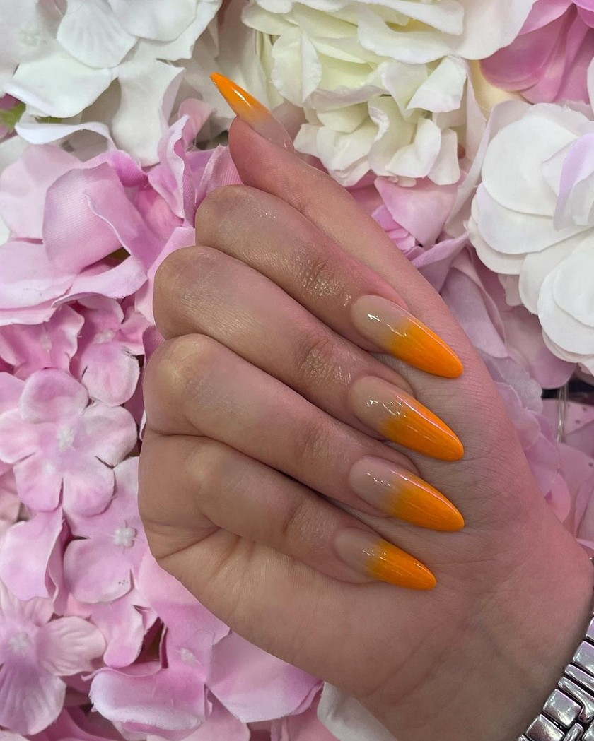 Le design dégradé est très populaire en ce moment. Ici, chez «Erica, Branch Out Beauty».