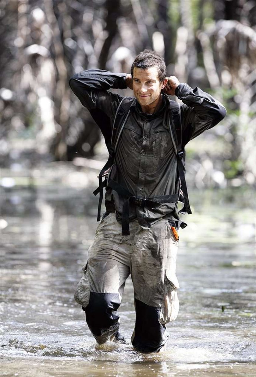 Gwiazdor wyrzucony z telewizji. Bear Grylls bez pracy