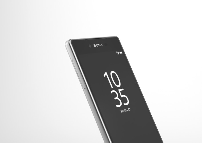 <strong>Sony Xperia Z5 Premium </strong><br /><br />

Xperia Z5 Premium jest pierwszym na świecie smartfonem 4K z ostrym i pokazującym żywe kolory wyświetlaczem  5,5” 4K TRILUMINOS™   IPS, w którym zapierające dech w piersiach szczegóły przedstawione są z najwyższą precyzją i w najbardziej naturalny sposób w rozdzielczości 4x Full HD.  Źródło: Sony<br /><br />