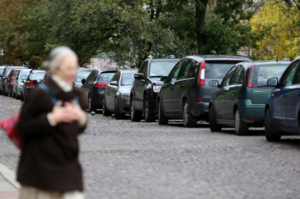 Samorządy szukają remedium na problemy z parkowaniem