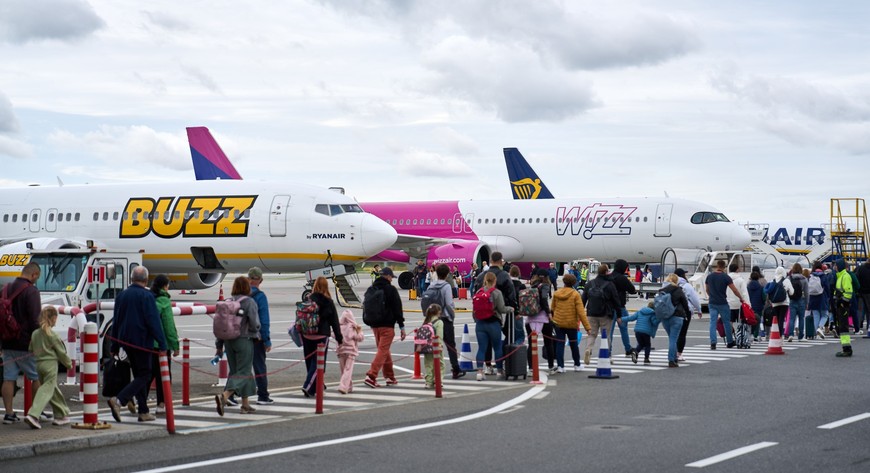 Przekroczenie spodziewanej granicy będzie miało znaczenie symboliczne. Wrocławskie lotnisko opuści grupę portów obsługujących do 5 mln pasażerów rocznie i znajdzie się w kategorii lotnisk średniej wielkości, obsługujących od 5 do 10 mln podróżnych.