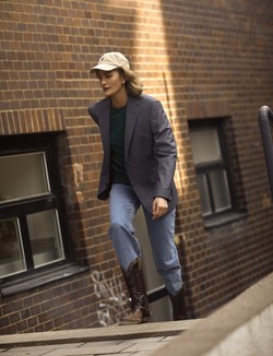Fotó: Pejkó Gergő, Styling: Csillag Szilvia, Smink: Belovai Nóra, Haj: Pásztor László, Modell: Jablonczky Mónika/visagemodels.hu