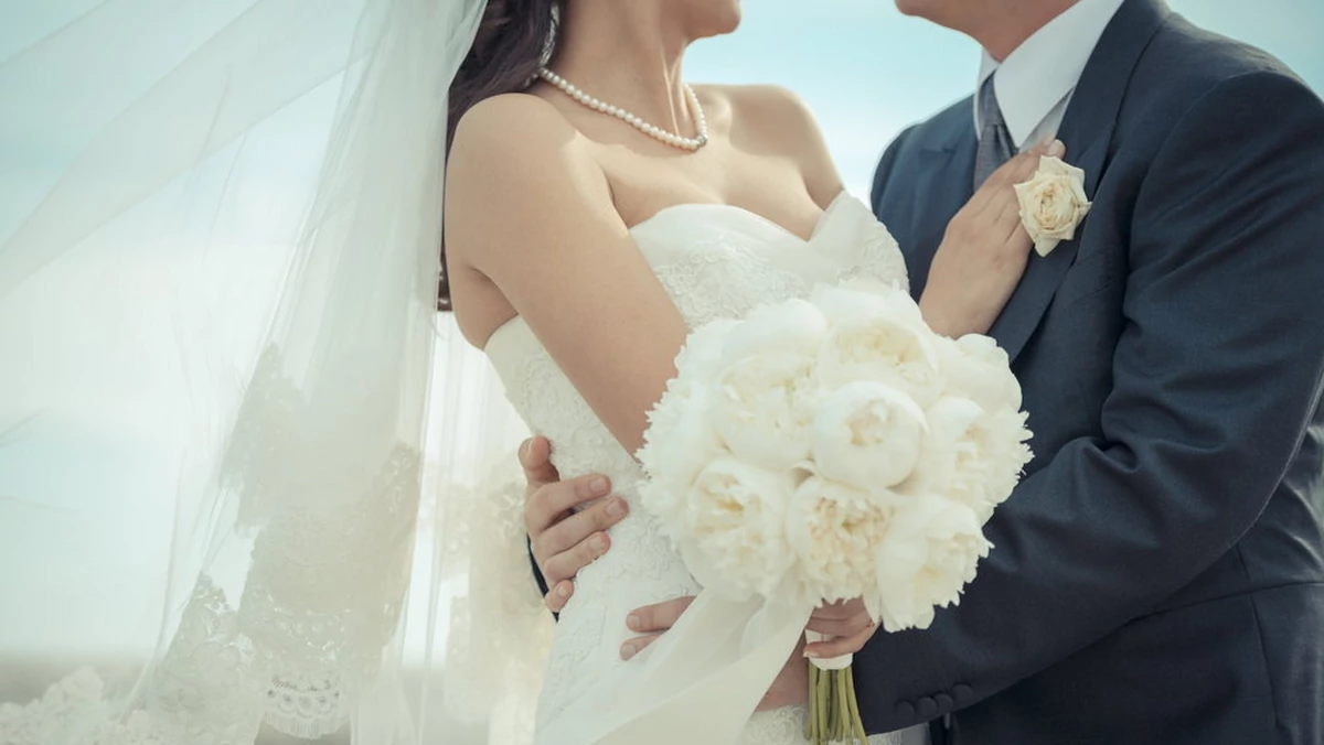 Ślub też może być objęty promocją. Pojawiła się oferta urzędu miejskiego w Capannori, w Toskanii. Jeśli dwie pary zdecydują się zawrzeć jednocześnie związek małżeński, to każda z nich zapłaci połowę za ceremonię.