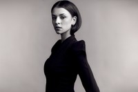 „Kolejne sukcesy nie są dla mnie zaskoczeniem. To dopiero rozgrzewka”. Raperka Bambi o drodze na muzyczny i finansowy szczyt [NAJNOWSZY „FORBES WOMEN”]