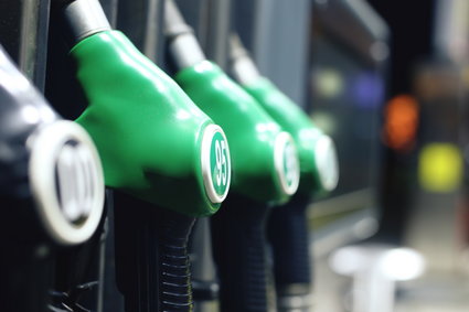 Kierowcy mogą poczuć tąpnięcie cen ropy