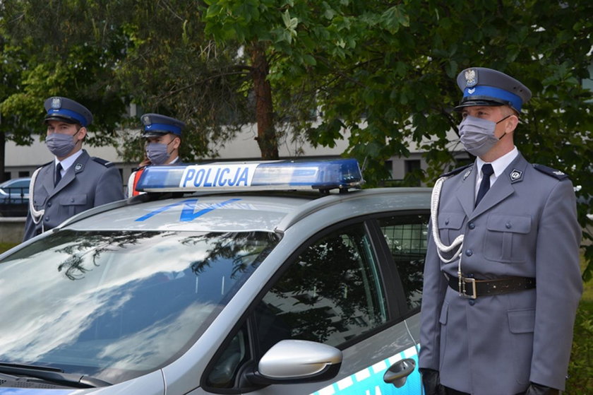 Ostatnie pożegnanie Konrada Brendy. Policjanci oddali hołd zmarłemu koledze