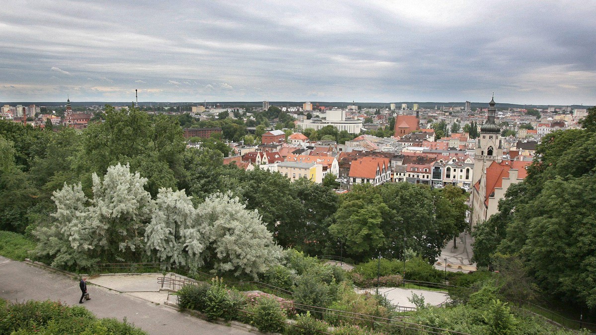 Rozpoczęła się instalacja konstrukcji mostu tramwajowego na Brdzie - podaje gazeta.pl.