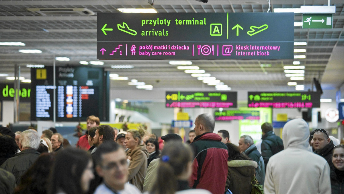 Lotnisko Katowice-Pyrzowice ma coraz większe powody do dumy. Jeszcze chwila, a zacznie deptać po piętach warszawskiemu Okęciu pod względem liczby odprawionych pasażerów.