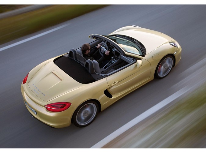 Porsche ujawniło nową generację modelu boxter.  Dwuosobowe auto z otwartym nadwoziem pojawi się na rynku z zupełnie nową karoserią o lekkiej konstrukcji i całkowicie zmodyfikowanym zawieszeniem