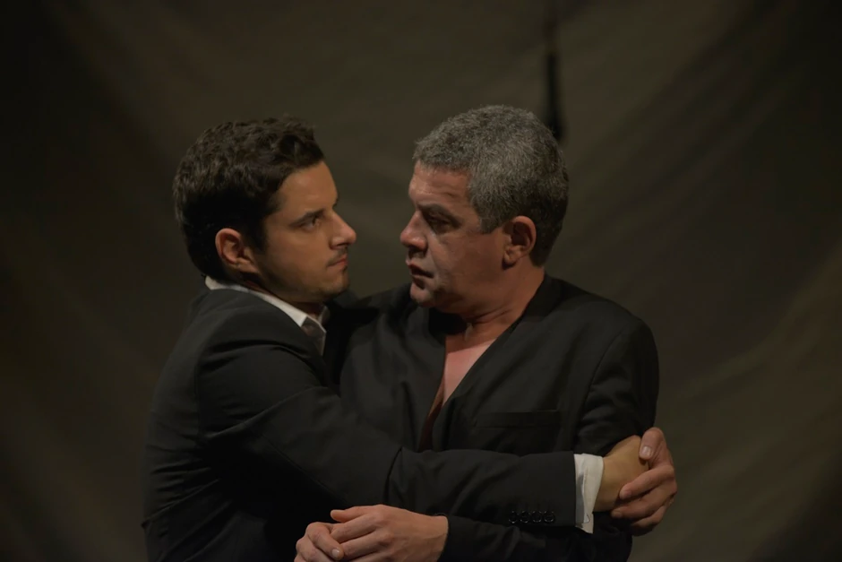 Hamlet - Nikola Rakočević i Nebojša Glogovac