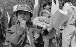 Prof. A. Chwalba: Kiedyś na pochodach 1-majowych śpiewano 'Boże, coś Polskę' i noszono święte obrazy