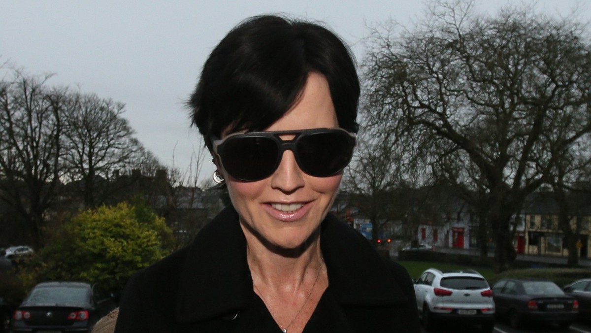 Na początku tego roku świat obiegła szokująca wiadomość o śmierci Dolores O'Riordan. Teraz portal TMZ dotarł do nagrania głosowego, z dnia śmierci piosenkarki.