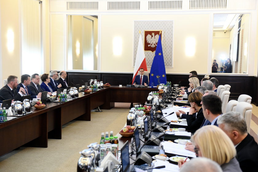 Donald Tusk krytykuje negocjacje polskiej delegacji w Brukseli