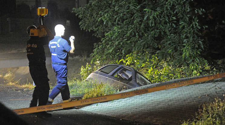 Július 28-án történt
a tragédia: az autótolvaj az árokba borult, Zsófi
az autó alatt lelte halálát