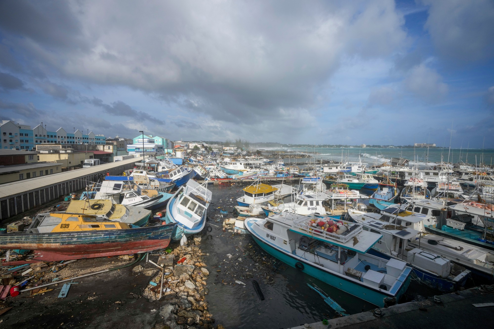 Hurikán Beryl napáchal škody na ostrove Barbados.