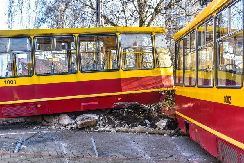 Wykolejenie tramwaju na pl. Reymonta w Łodzi