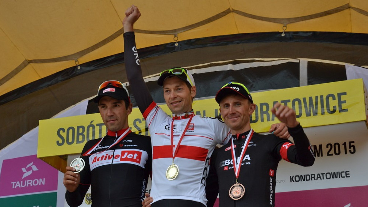 Marcin Białobocki został kolarskim mistrzem Polski w jeździe indywidualnej na czas A.D. 2015. W zawodach w Strzelinie Kondratowicach zostawił w pokonanym polu Kamila Gradka i Bartosza Huzarskiego. Wśród kobiet najlepsza była Eugenia Bujak.