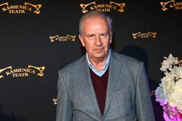 czy stockinger wstydzi się współpracy z jackiem kurskim? tak odpowiedział