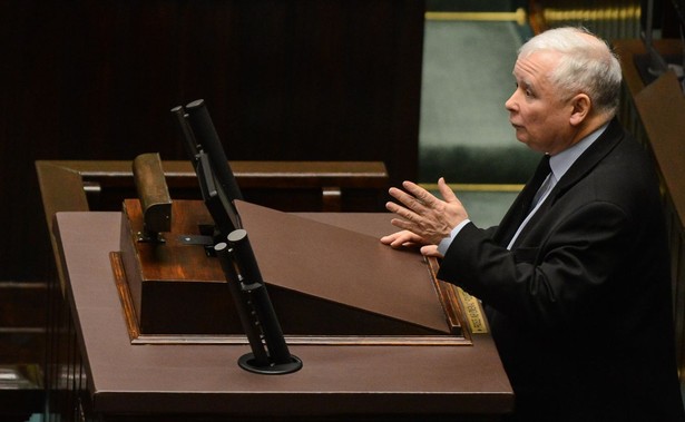 Sejm zaostrzył kary za znęcanie nad zwierzętami. Kaczyński zaapelował o przyjęcie poprawki PO i dostał brawa